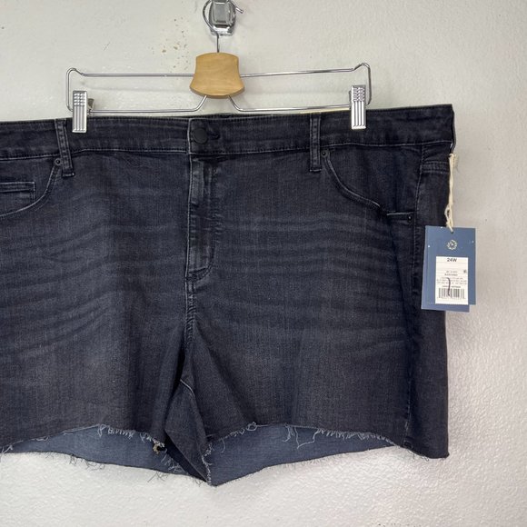 Universal Thread Midi Shorts Denim Raw Hem Distressed Black Wash Plus Size 24W - Picture 3 of 6